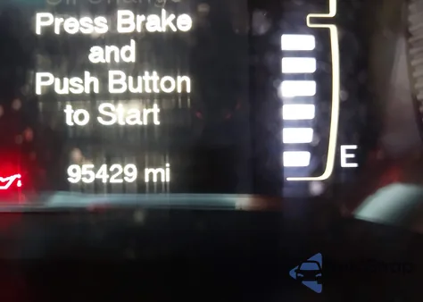 2016 Jeep Cherokee Latitude z USA, uszkodzony, nr VIN 1C4PJMCS3GW253000